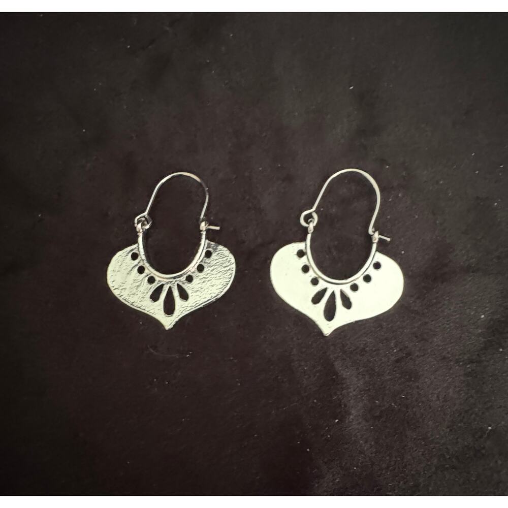 Silver Hoop Dangle Earrings Boho Cutout Earrings 1.5” Long E263